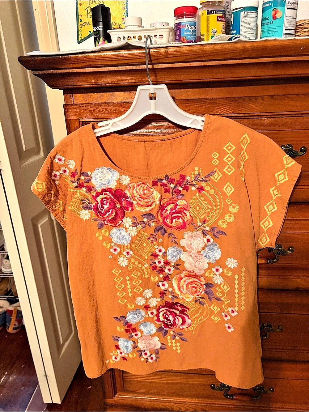 Embroidered Floral Short Sleeve Top